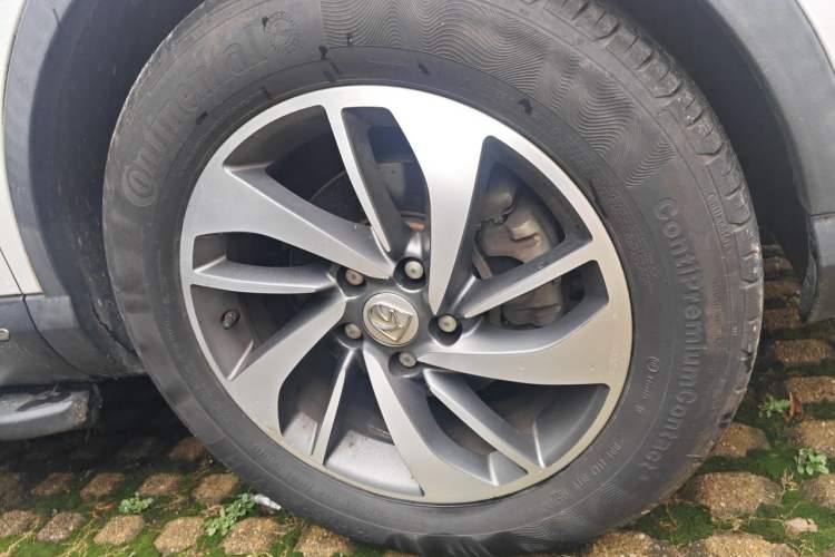 Used Baojun 560 2015 1.8L manual luxury version Right Front Wheel Hub