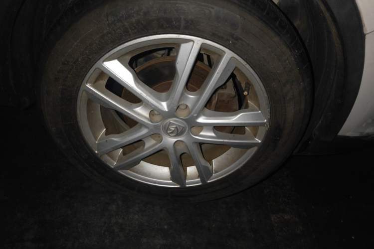 Used Baojun 560 2015 1.8L Manual Elite Edition Right Front Wheel Hub