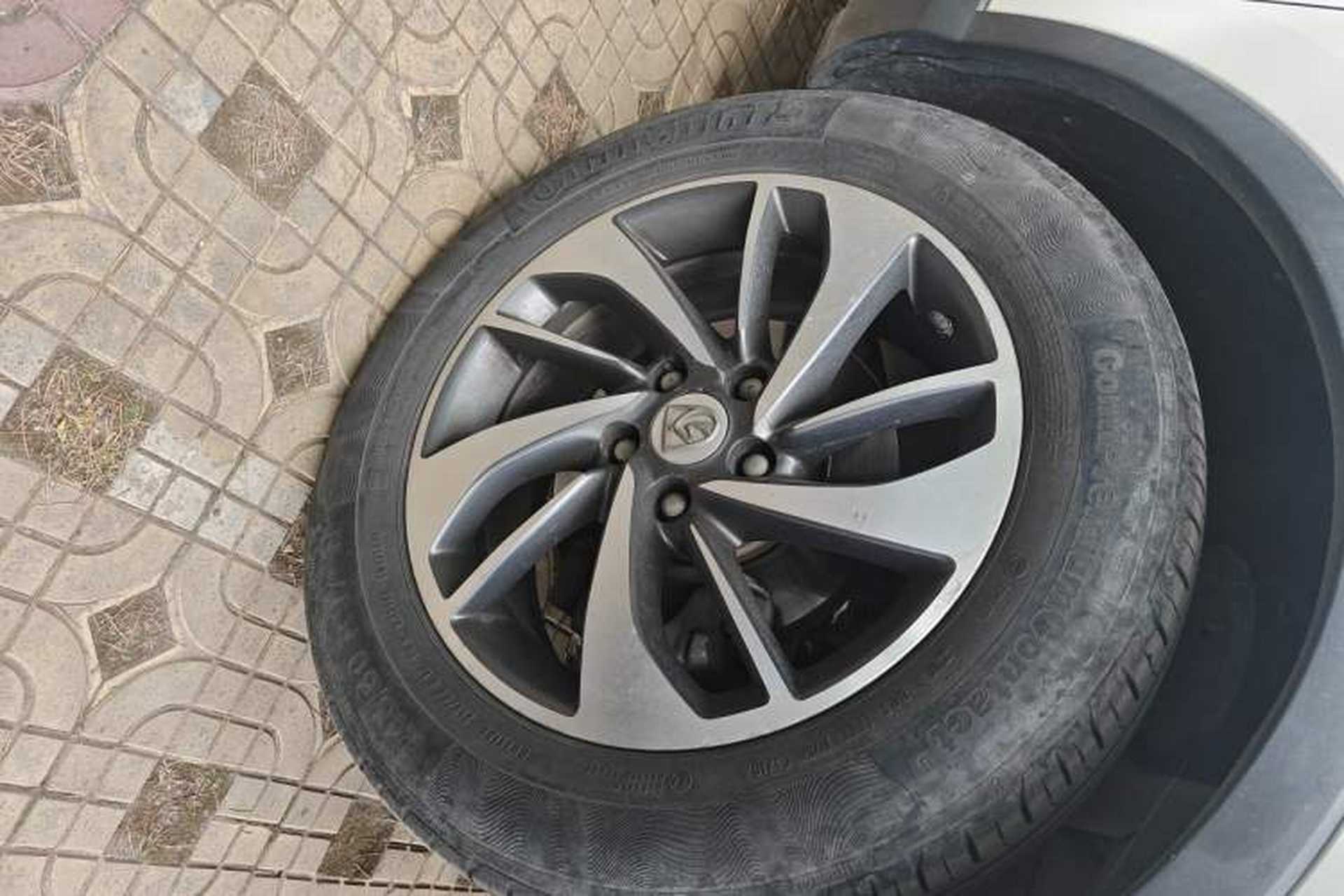 Used Baojun 560 2015 1.8L manual luxury version Right Front Wheel Hub