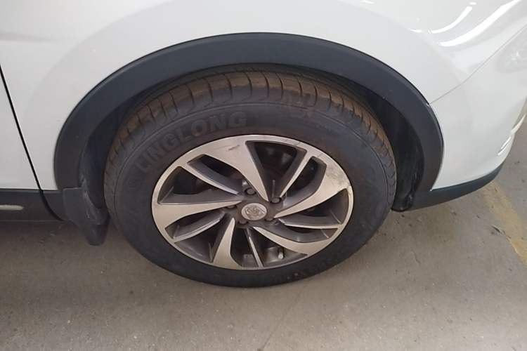 Used Baojun 560 2015 1.8L manual luxury version Right Front Wheel Hub