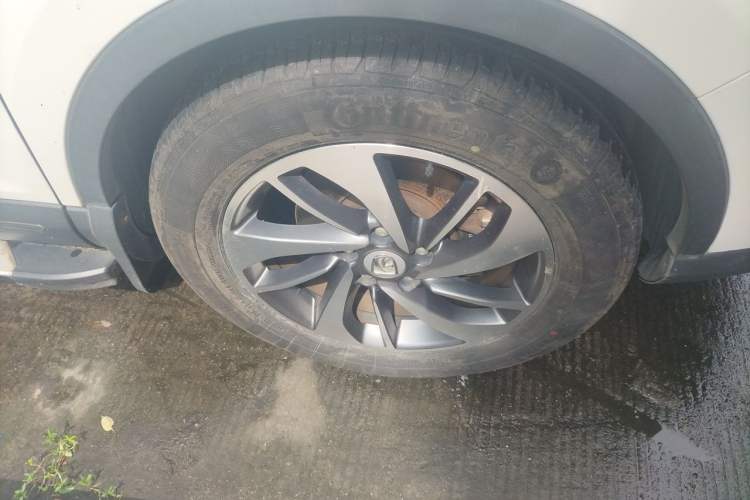 Used Baojun 560 2015 1.8L manual luxury version Right Front Wheel Hub