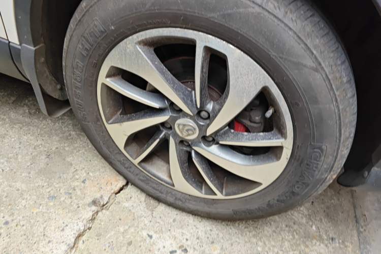 Used Baojun 560 2015 1.8L manual luxury version Right Front Wheel Hub