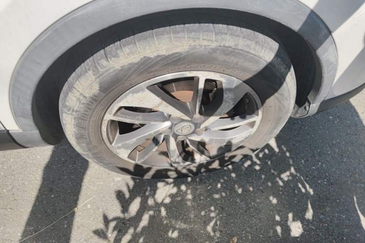 Used Baojun 560 2015 1.8L manual luxury version Right Front Wheel Hub