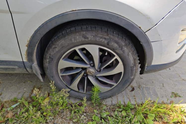 Used Baojun 560 2015 1.8L manual luxury version Right Front Wheel Hub
