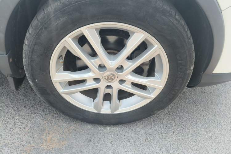 Used Baojun 560 2015 1.8L manual Comfort trim level Right Front Wheel Hub