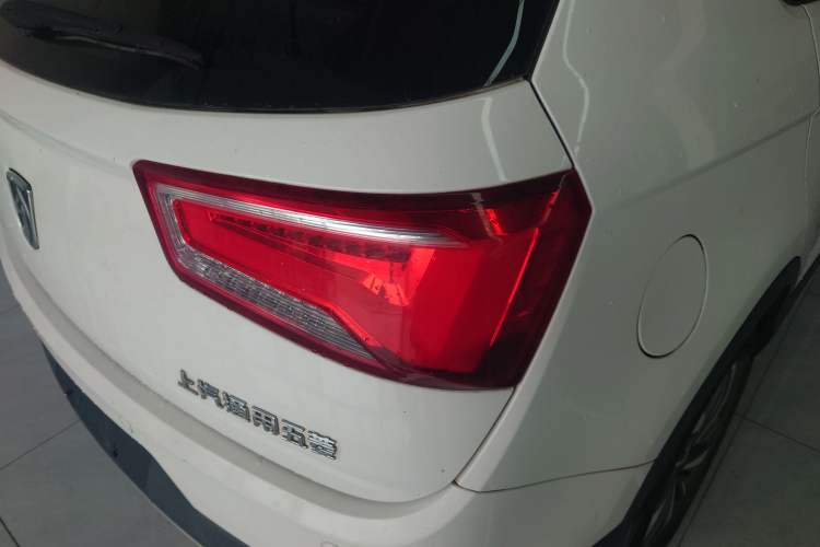 Used Baojun 560 2015 1.8L manual luxury version Right Rear Taillight