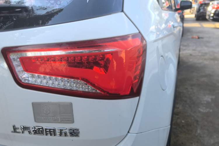 Used Baojun 560 2015 1.8L manual luxury version Right Rear Taillight