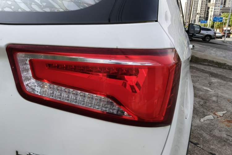 Used Baojun 560 2015 1.8L Manual Elite Edition Right Rear Taillight