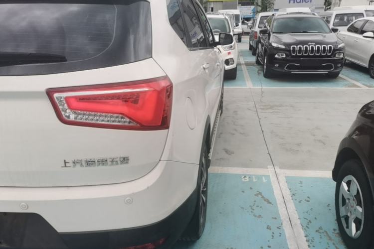 Used Baojun 560 2015 1.8L manual luxury version Right Rear Taillight
