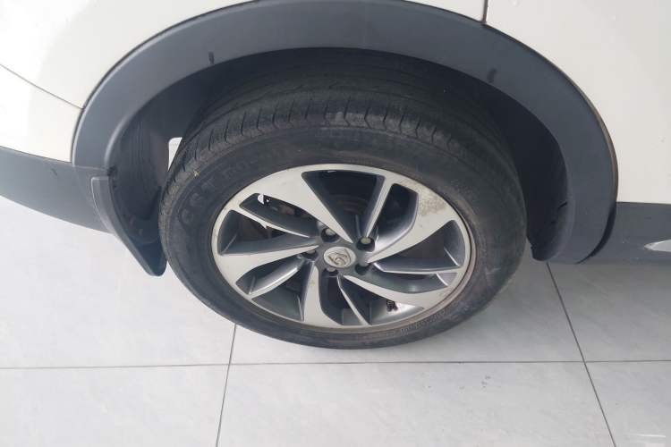 Used Baojun 560 2015 1.8L manual luxury version Right Rear Wheel Hub