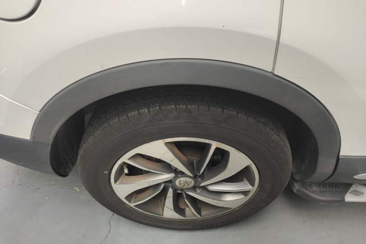 Used Baojun 560 2015 1.8L manual luxury version Right Rear Wheel Hub