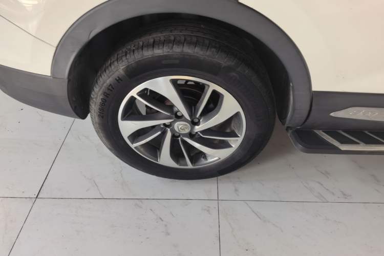 Used Baojun 560 2015 1.8L manual luxury version Right Rear Wheel Hub