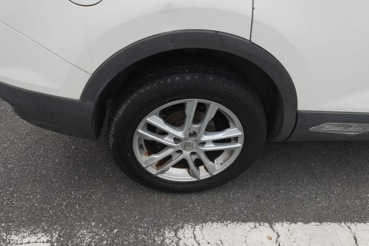Used Baojun 560 2015 1.8L manual Comfort trim level Right Rear Wheel Hub