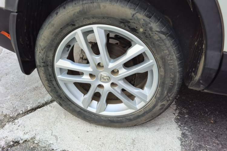 Used Baojun 560 2015 1.8L manual Comfort trim level Right Rear Wheel Hub