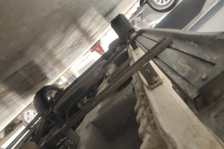 Used Baojun 560 2015 1.8L manual luxury version Right Side Sill