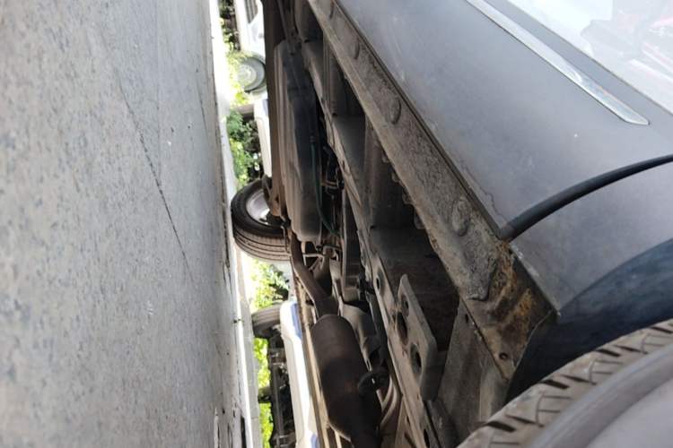 Used Baojun 560 2015 1.8L manual Comfort trim level Right Side Sill