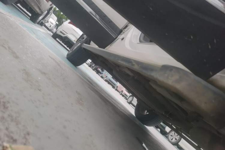 Used Baojun 560 2015 1.8L manual luxury version Right Side Sill