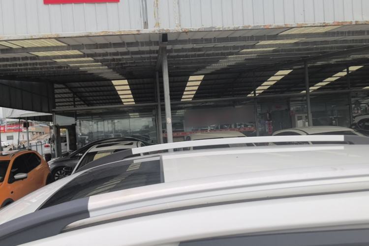 Used Baojun 560 2015 1.8L manual luxury version Roof