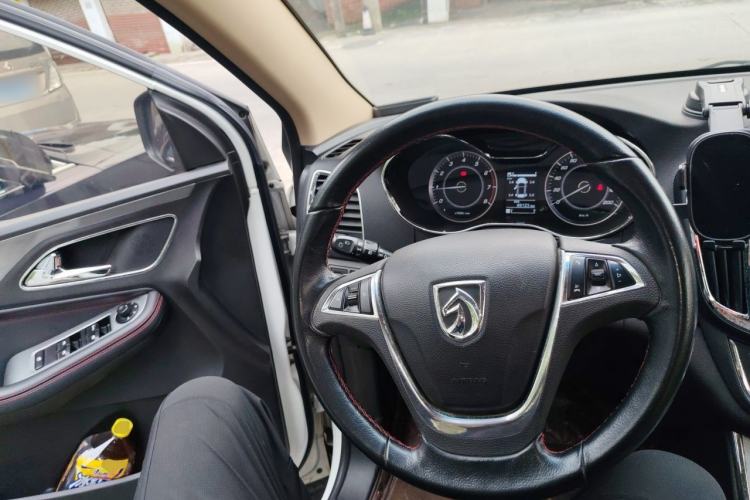 Used Baojun 560 2015 1.8L manual luxury version Steering Wheel