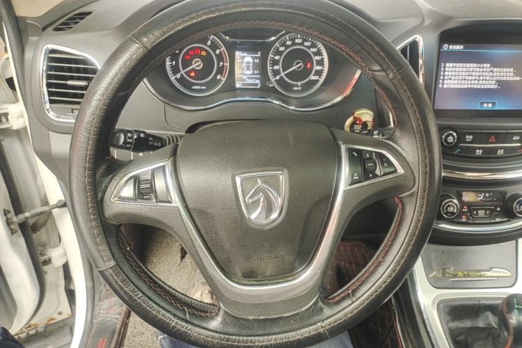 Used Baojun 560 2015 1.8L manual luxury version Steering Wheel