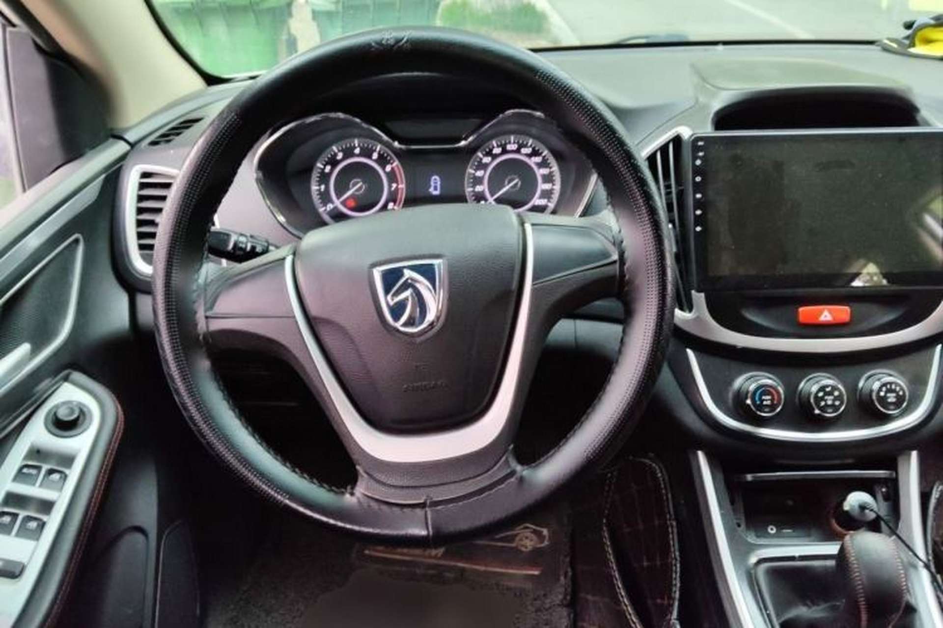 Used Baojun 560 2015 1.8L manual Comfort trim level Steering Wheel