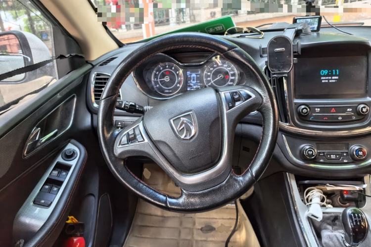 Used Baojun 560 2015 1.8L manual luxury version Steering Wheel