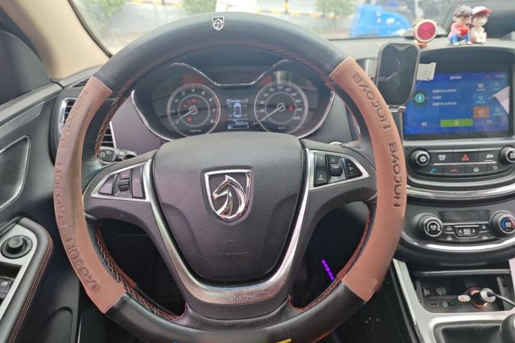 Used Baojun 560 2015 1.8L manual luxury version Steering Wheel