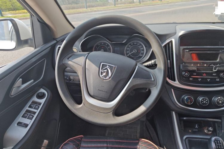 Used Baojun 560 2015 1.8L manual Comfort trim level Steering Wheel