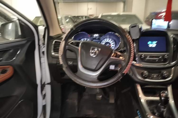 Used Baojun 560 2015 1.8L Manual Elite Edition Steering Wheel
