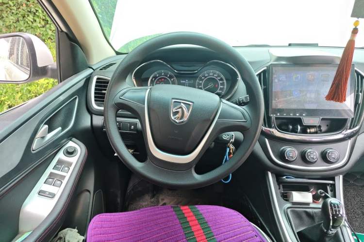Used Baojun 560 2015 1.8L manual Comfort trim level Steering Wheel