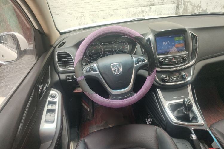 Used Baojun 560 2015 1.8L manual luxury version Steering Wheel