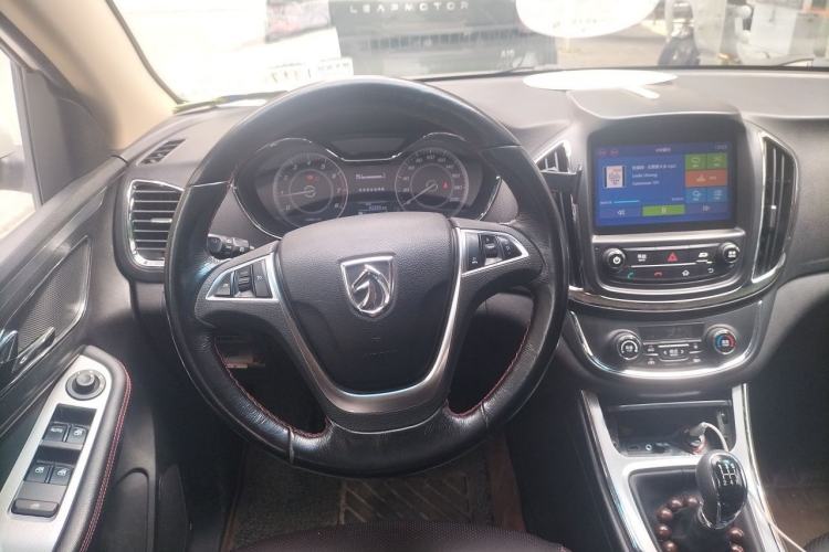 Used Baojun 560 2015 1.8L manual luxury version Steering Wheel
