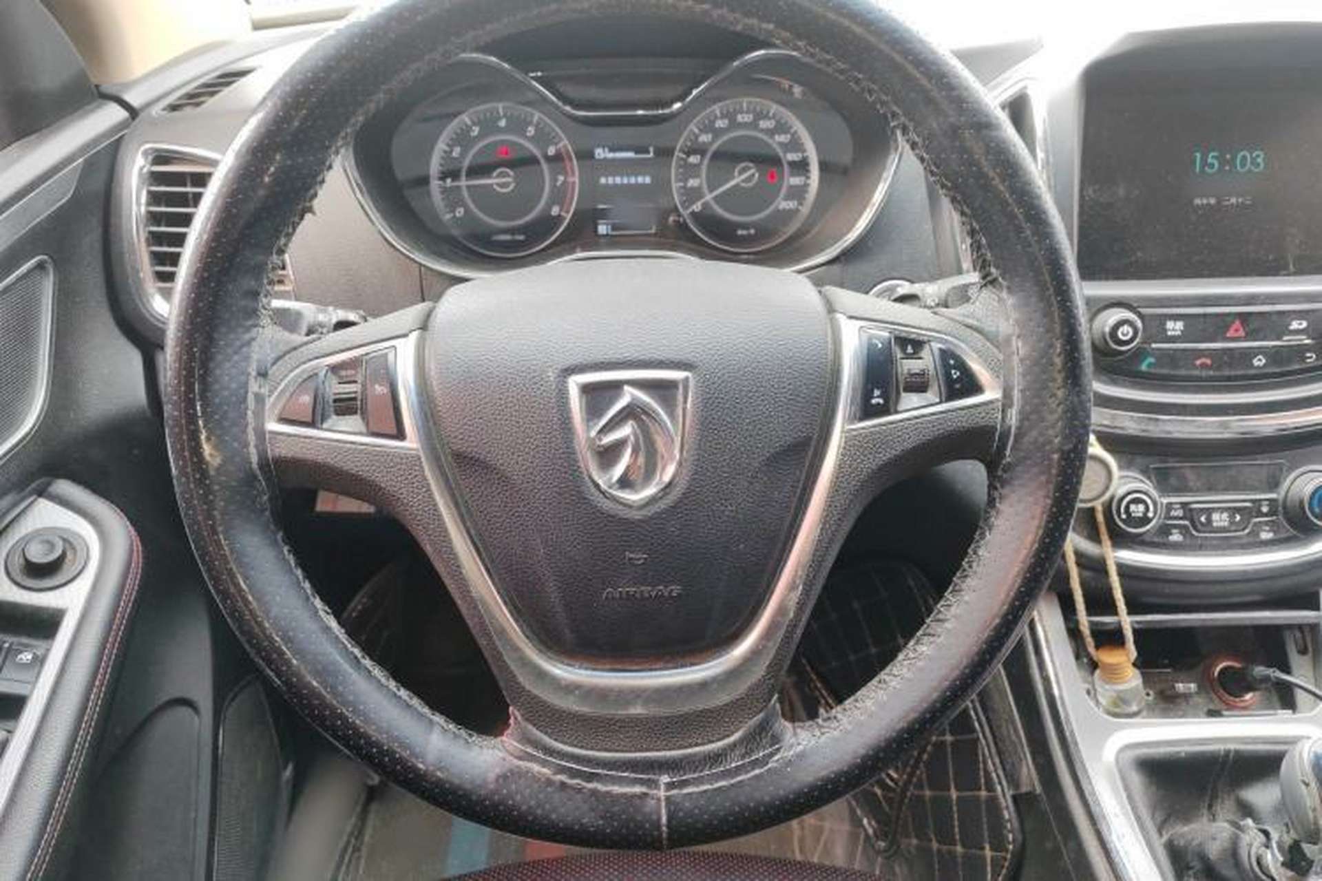 Used Baojun 560 2015 1.8L manual luxury version Steering Wheel