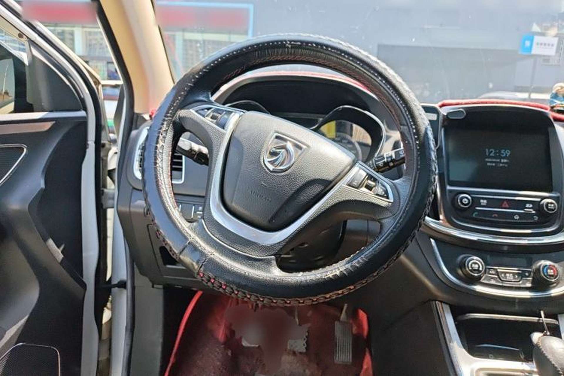 Used Baojun 560 2015 1.8L manual luxury version Steering Wheel