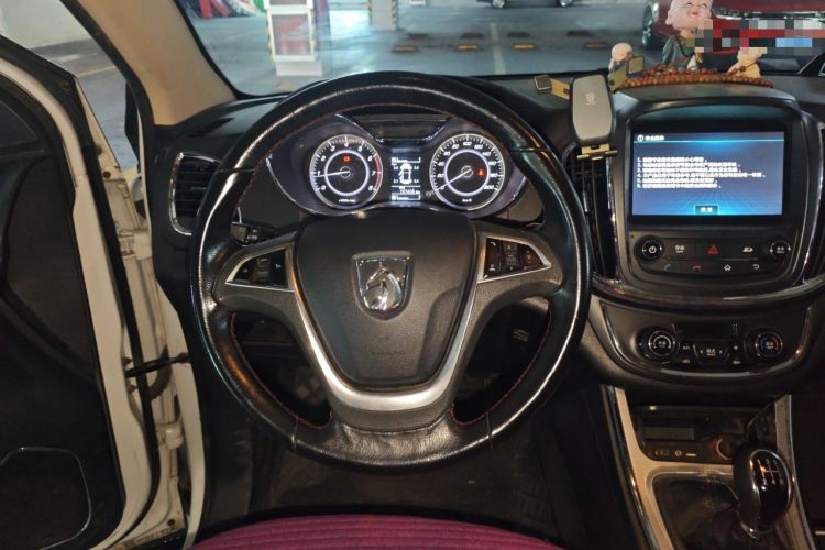 Used Baojun 560 2015 1.8L manual luxury version Steering Wheel