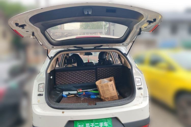 Used Baojun 560 2015 1.8L manual luxury version Trunk