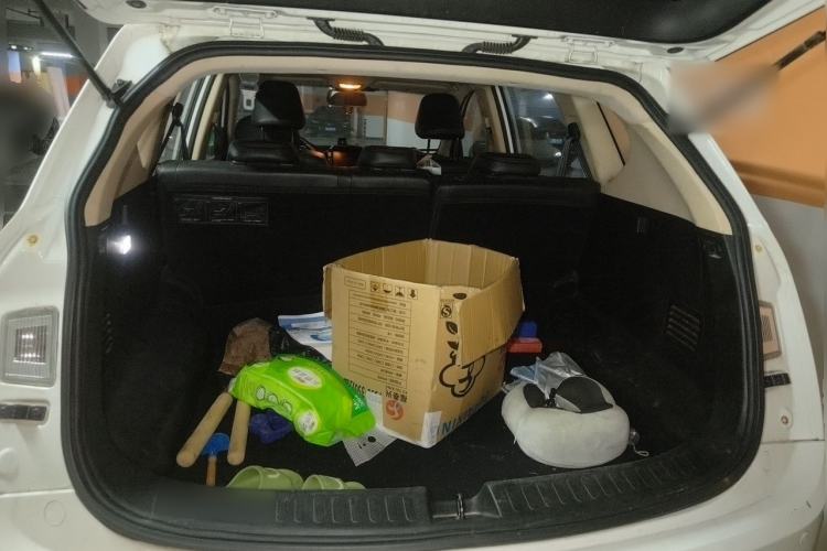 Used Baojun 560 2015 1.8L manual luxury version Trunk