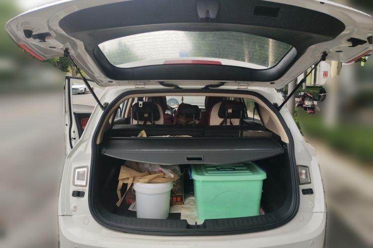 Used Baojun 560 2015 1.8L Manual Elite Edition Trunk
