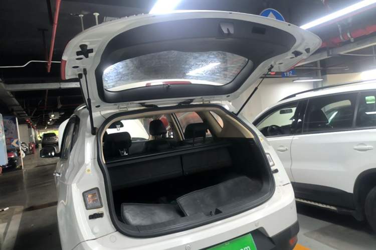 Used Baojun 560 2015 1.8L Manual Elite Edition Trunk