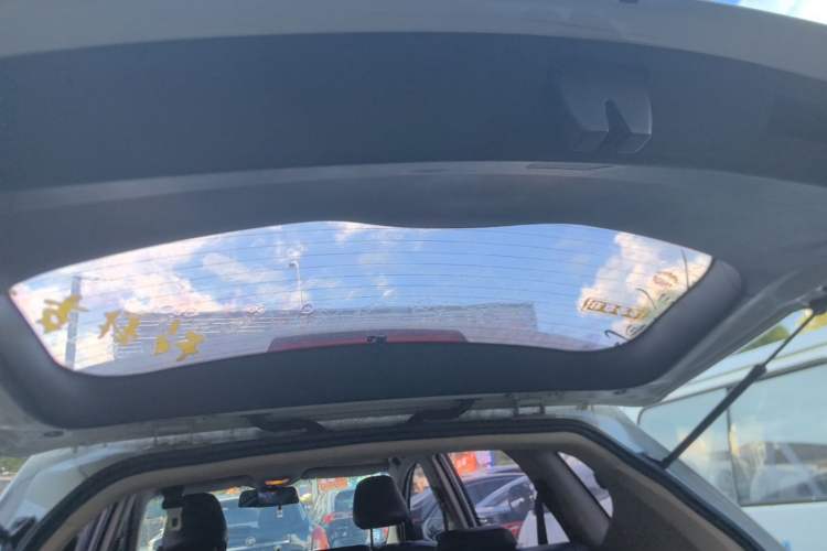 Used Baojun 560 2015 1.8L manual luxury version Trunk
