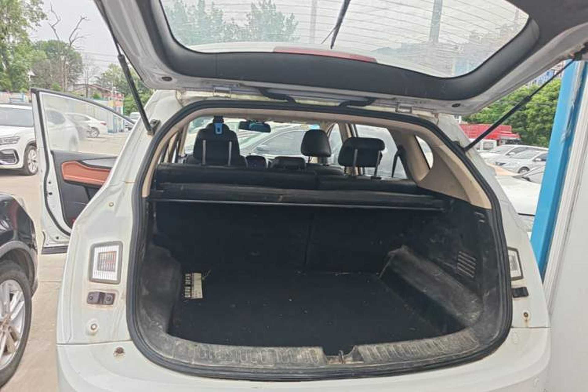 Used Baojun 560 2015 1.8L Manual Elite Edition Trunk