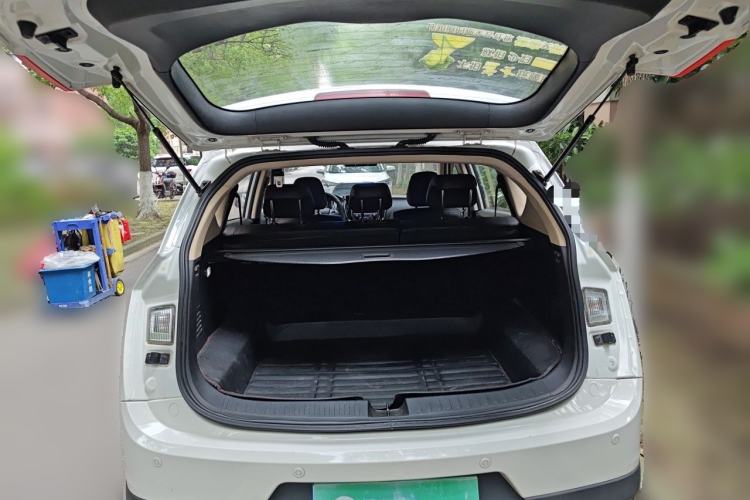 Used Baojun 560 2015 1.8L manual luxury version Trunk
