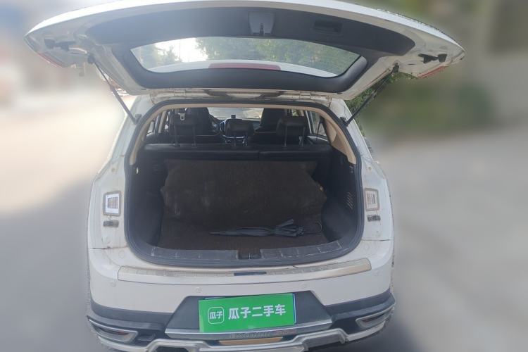 Used Baojun 560 2015 1.8L manual luxury version Trunk