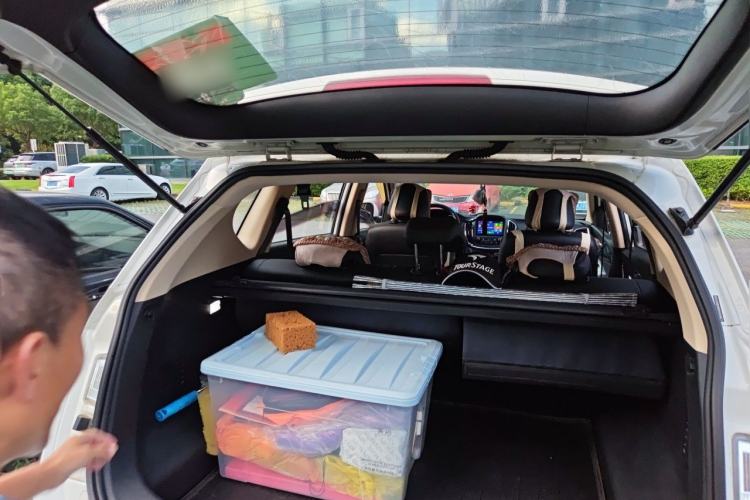 Used Baojun 560 2015 1.8L manual luxury version Trunk