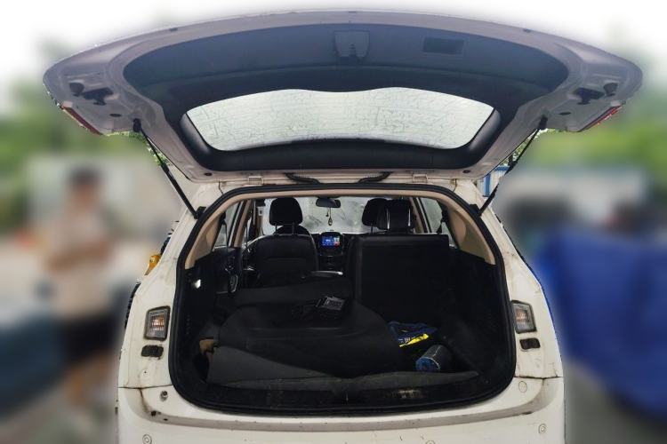 Used Baojun 560 2015 1.8L manual luxury version Trunk
