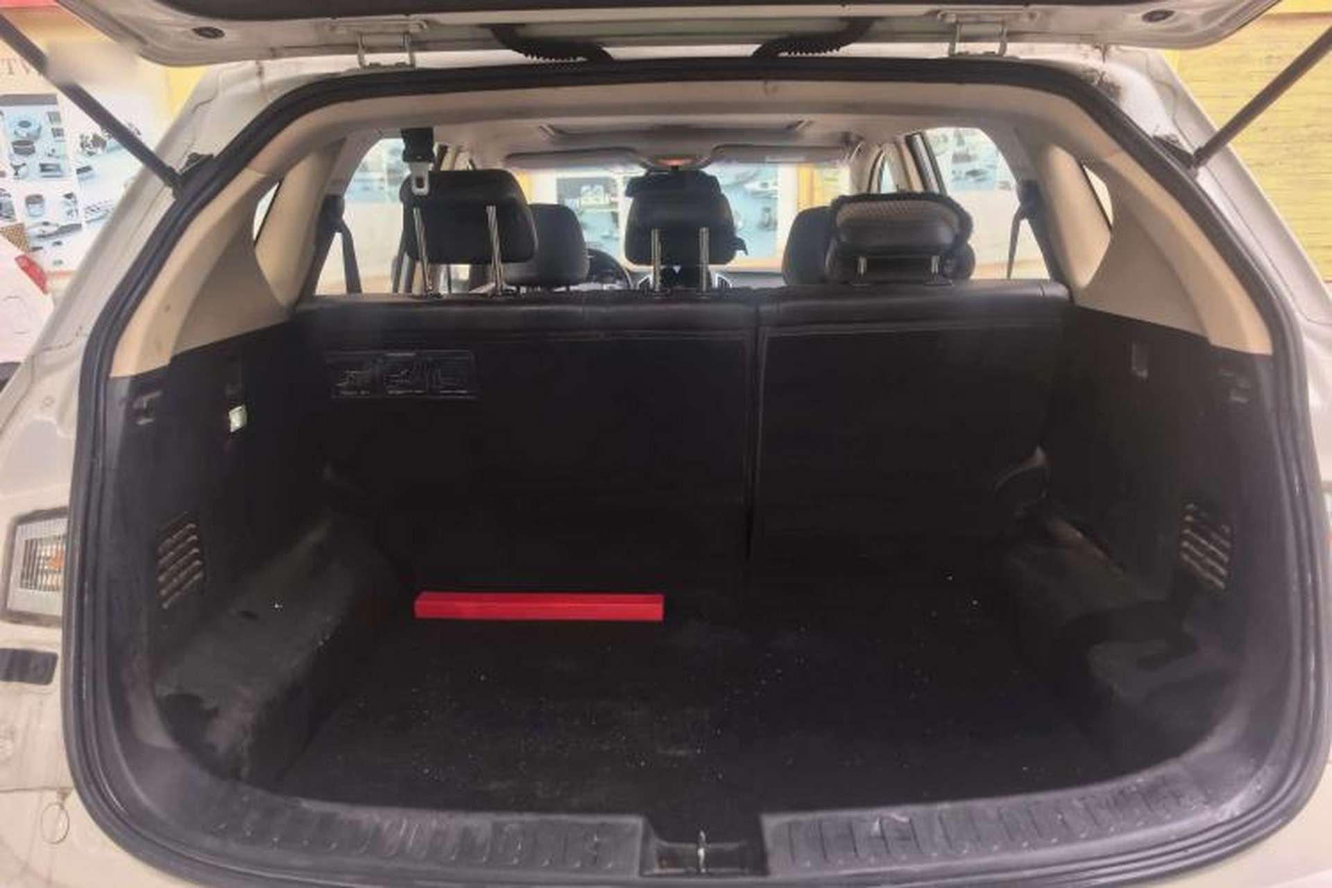 Used Baojun 560 2015 1.8L manual luxury version Trunk