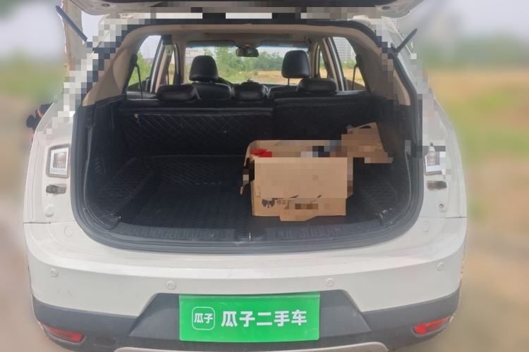 Used Baojun 560 2015 1.8L manual luxury version Trunk