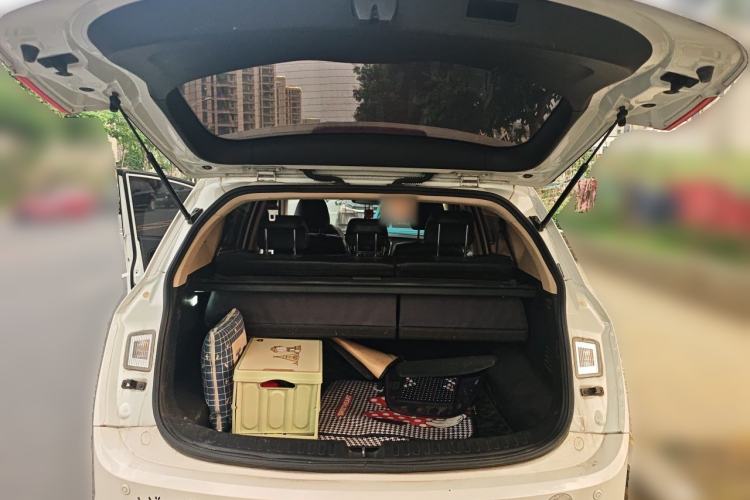 Used Baojun 560 2015 1.8L manual luxury version Trunk
