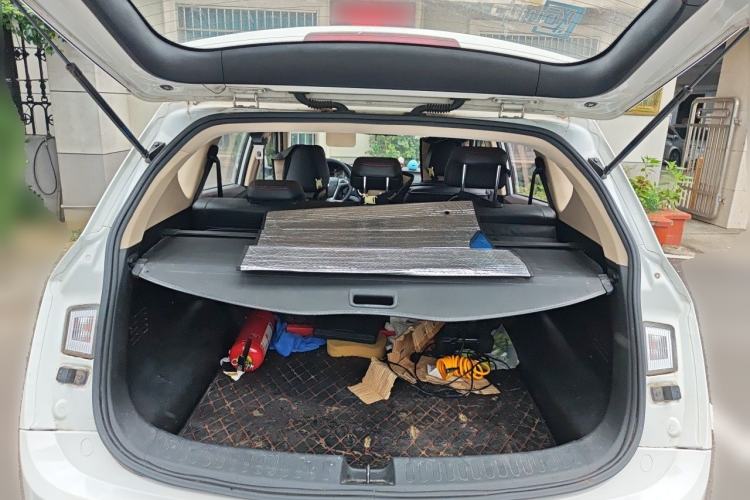 Used Baojun 560 2015 1.8L manual luxury version Trunk