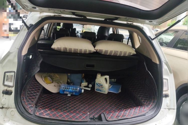 Used Baojun 560 2015 1.8L manual luxury version Trunk
